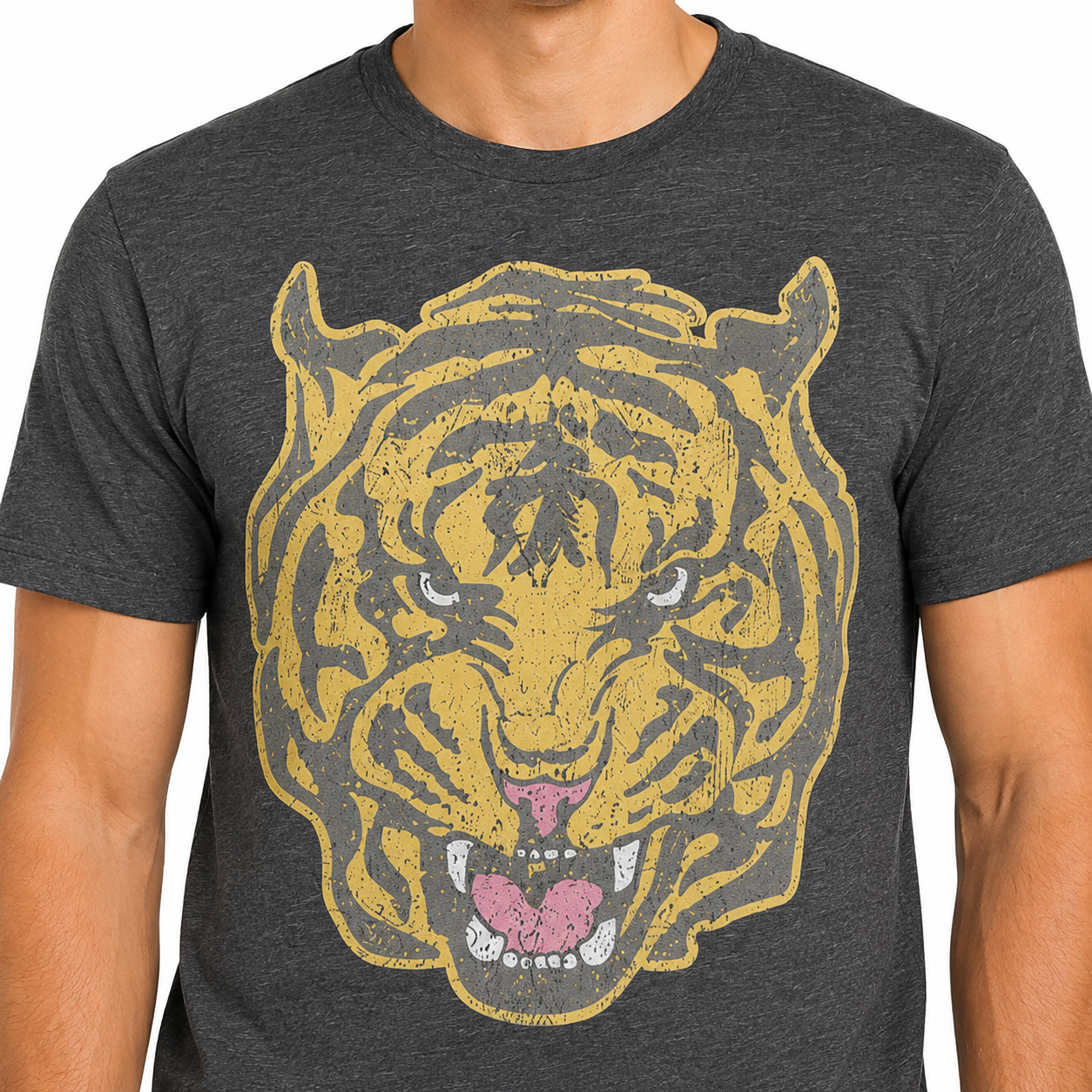 Roaring Tiger Men's Short Sleeve Graphic Tee
