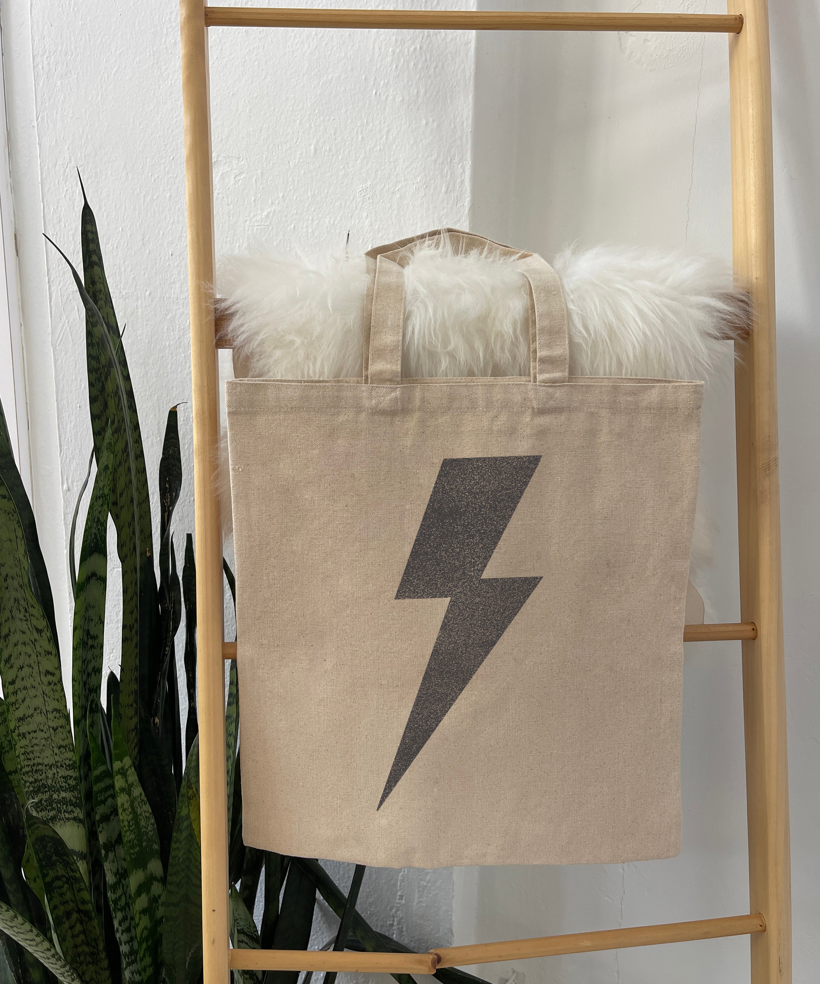 LIGHTNINGBOLT_TOTEBAGREWORKED.jpg